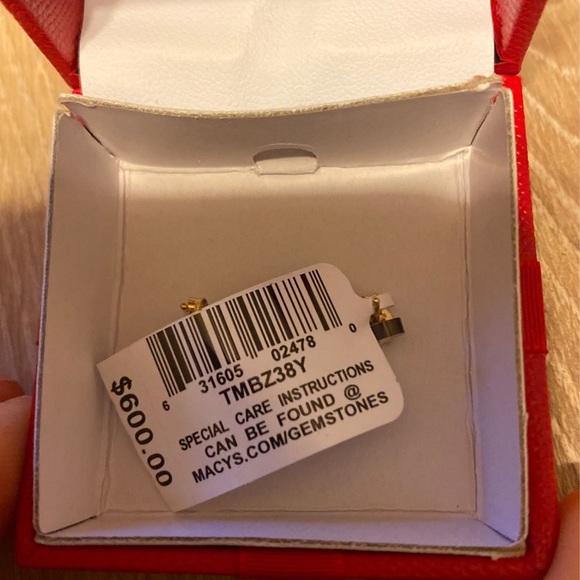 Diamond studs - Picture 2 of 3